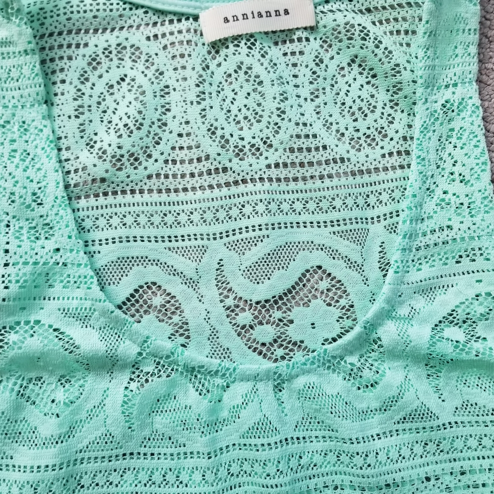 Annianna Lace Tank Top - Picture 9 of 10